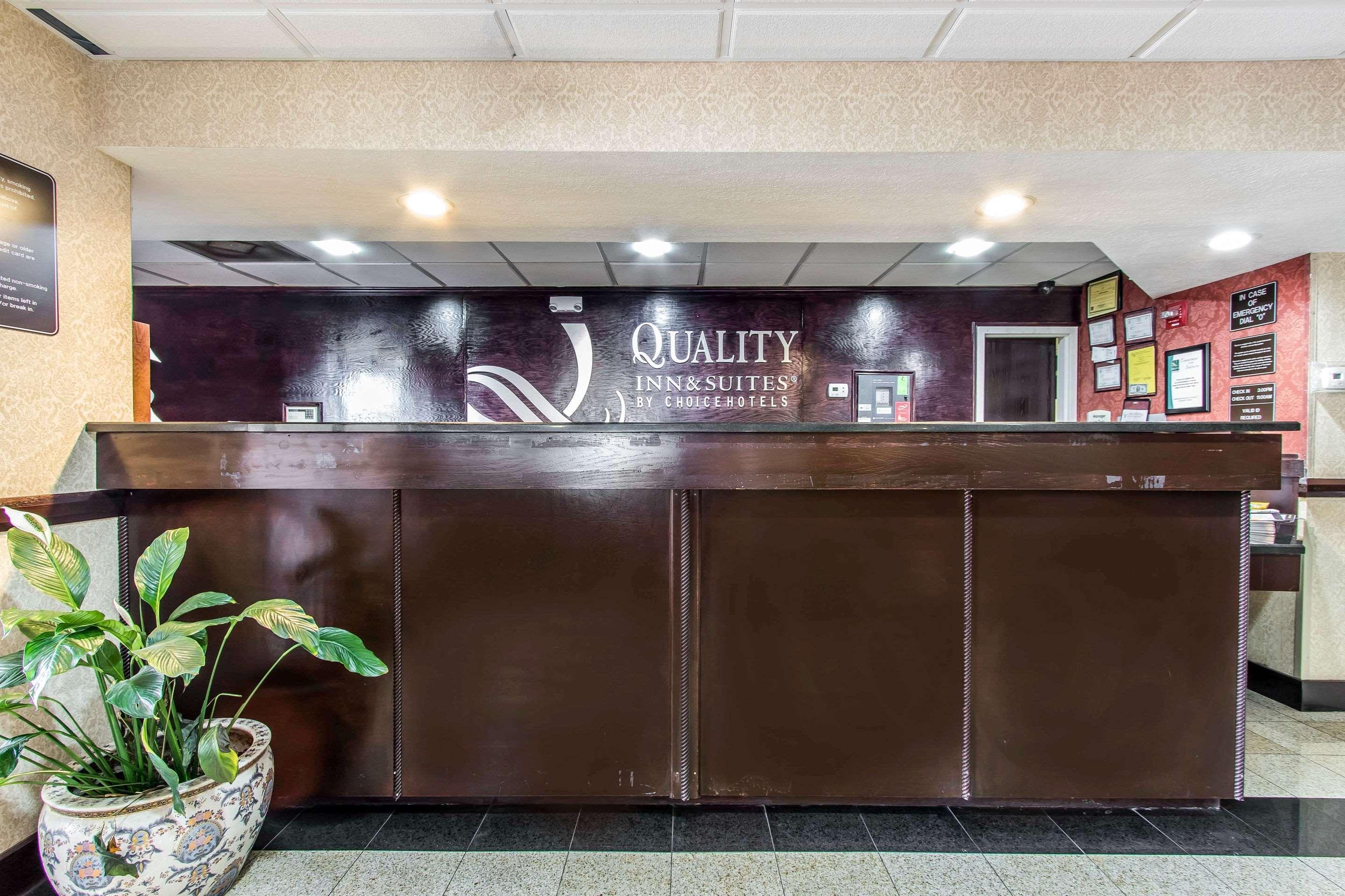 Quality Inn & Suites Memphis East Exterior foto