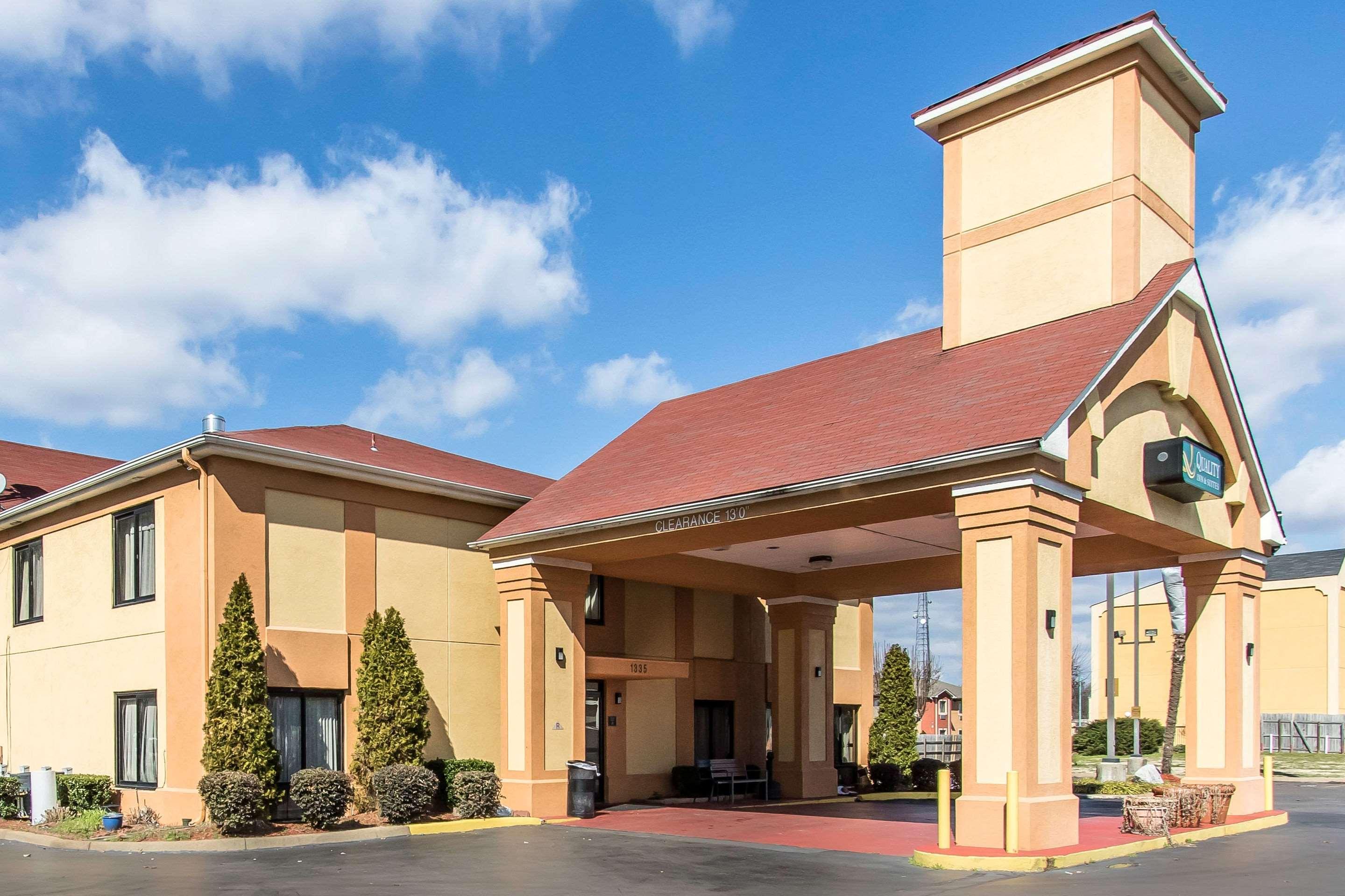 Quality Inn & Suites Memphis East Exterior foto