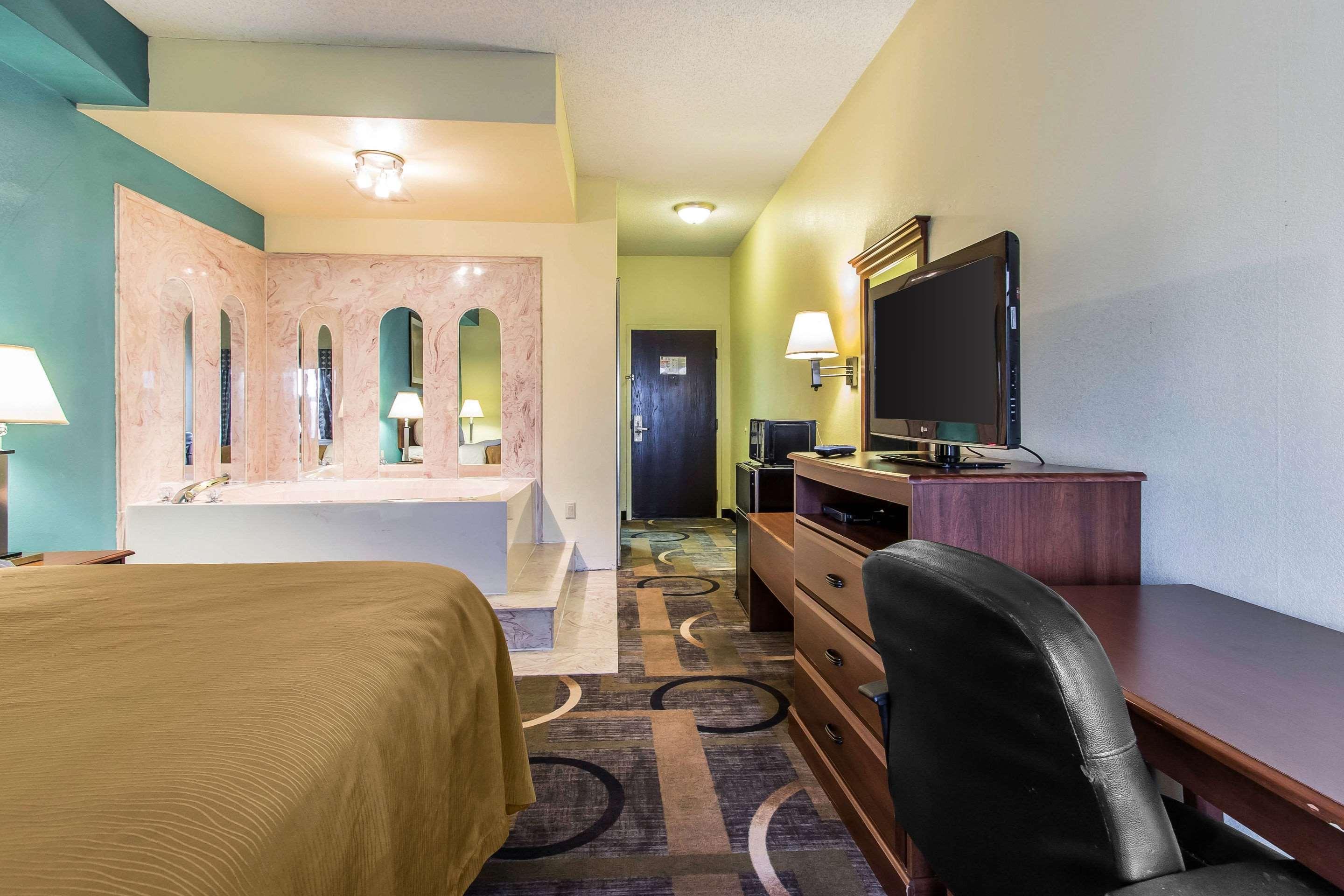 Quality Inn & Suites Memphis East Exterior foto